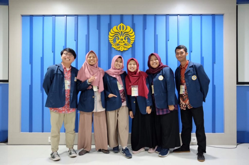 TIM mahasiswa Fakultas Psikologi yang meraih juara 1 dan juara 3 dalam Social Intervention Design Competition (SIDC) Psychology Summit 2019 di Universitas Indonesia. (Foto: Istimewa)