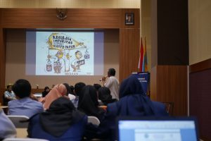 ANDREAS sedang menyampaikan materi di depan para peserta Sharing Session. (Foto: Inengah Ilham)