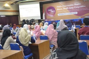 SUASANA Pekan Kerohanian Muslim (PKM) di Aula Kahuripan 303, Lantai 3, Kantor Manajemen UNAIR pada Minggu, 22 September 2019. (Foto: Istimewa)