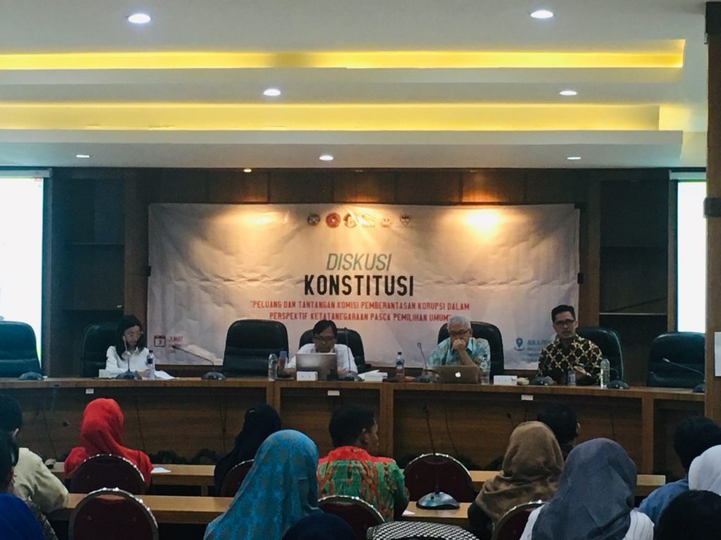 Peluang dan Tantangan KPK sebagai Lembaga Anti Korupsi - Universitas ...