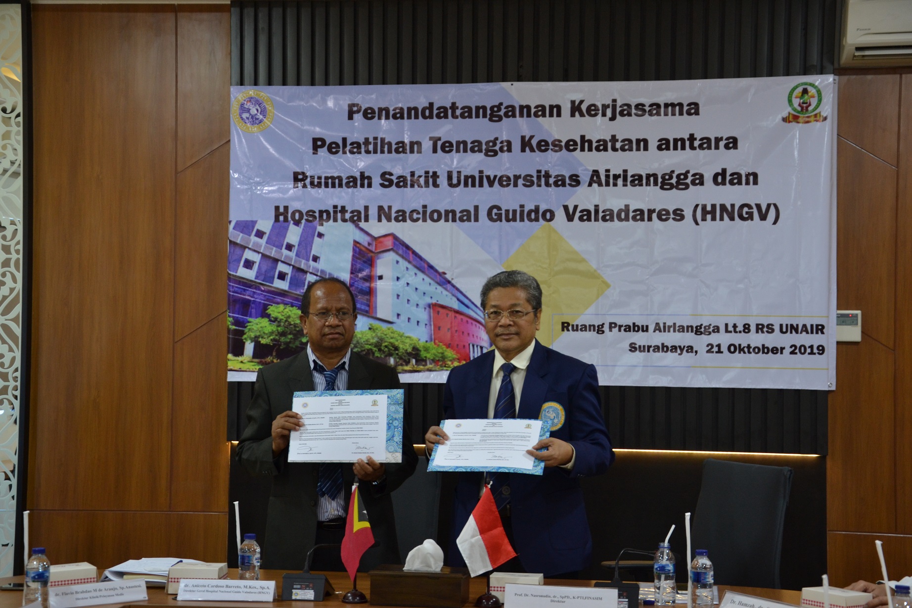 RUMAH Sakit UNAIR lakukan penandatanganan kerjasama pelatihan tenaga kesehatan dengan Hospital Nacional Guido Valadares Timor Leste. (Foto: Zanna Afia)