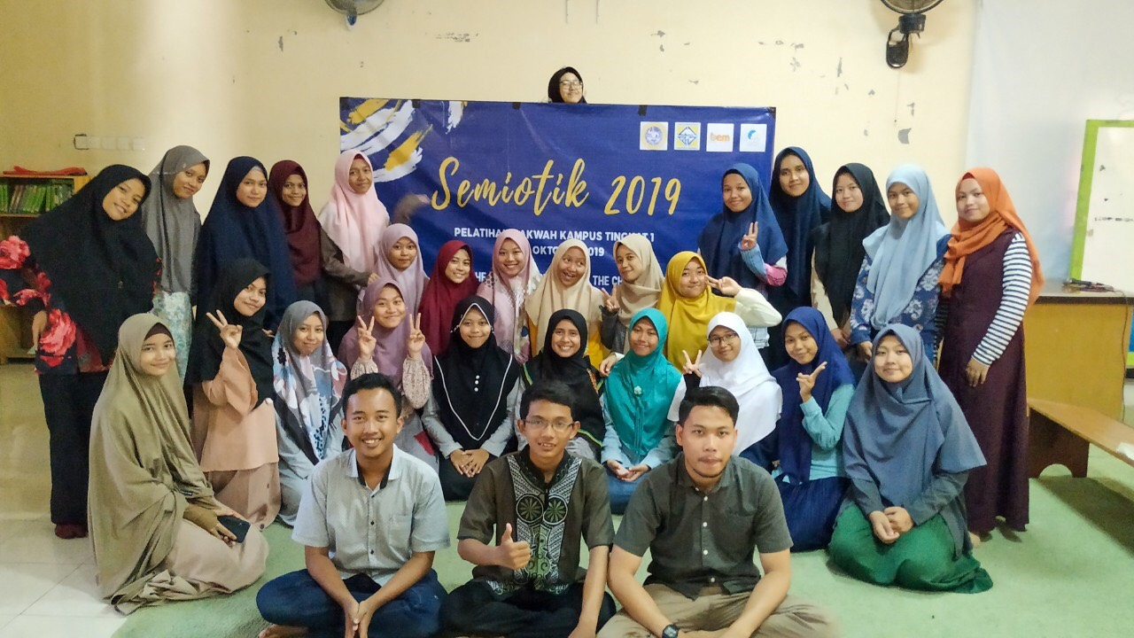 PARA peserta SEMIOTIK FISIP UNAIR yang diadakan pada Minggu (20/10/19). (Foto: Istimewa)