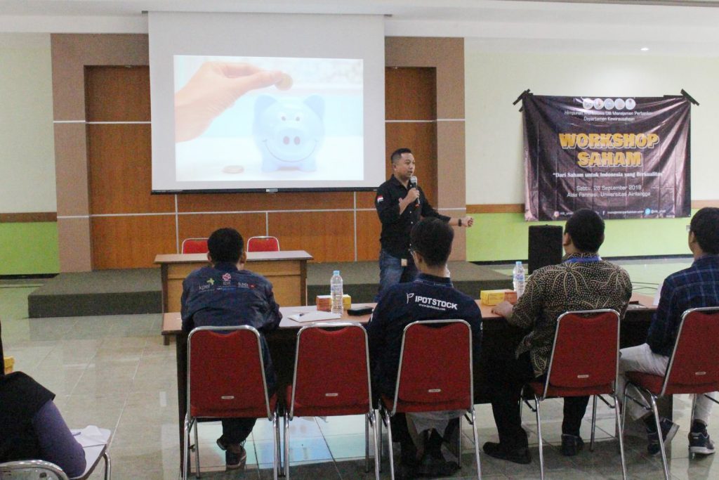 DYAN Fajar Mahardika sedang menyampaikan materi. (Foto: Istimewa)