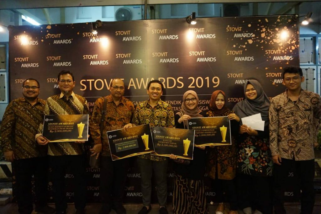 PENYAMPAIAN Outlook FKG UNAIR 2020 dalam acara Stovit Award pada Sabtu (19/10/19). (FOTO: Istimewa)