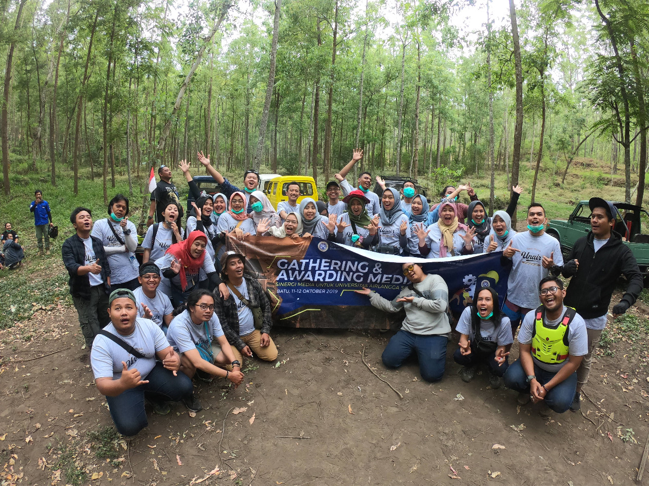 FOTO bersama wartawan bersama tim PIH UNAIR. (Foto: Muhammad Ali Fauzan)