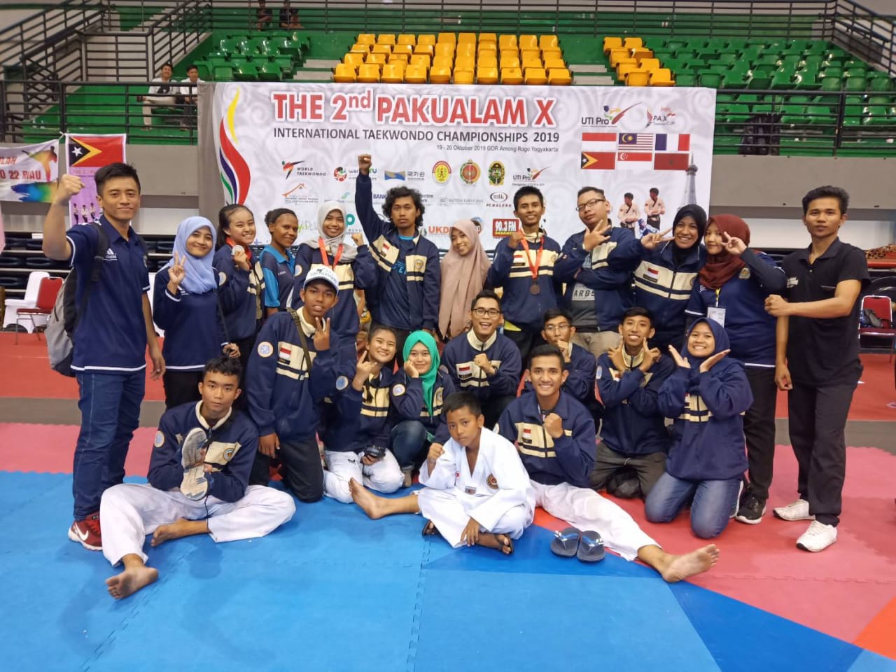UKM Taekwondo UNAIR raih sepuluh medali di ajang The 2nd Pakualam X International Championship (Foto: Dokumentasi pribadi)