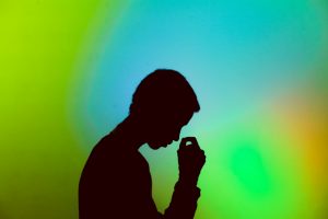 ILUSTRASI seseorang yang tengah mengalami stress. (Foto: unsplash.com)