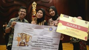 M. HAFIZH Irhamna (Kiri), Evangelis Kiahno (Tengah), Maya Sanjaya (Kanan). (Foto: Dok. Pribadi)