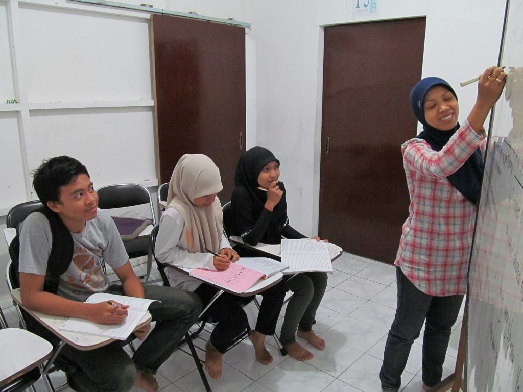 ILUSTRASI kelompok bimbingan belajar. (Foto: Istimewa)