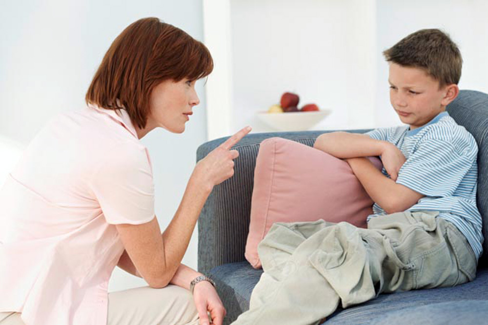 ILUSTRASI perilaku white lies orang tua pada anak (muslimah.co.id)