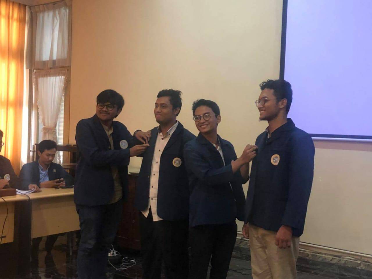 SERAH terima jabatan ketua BEM FK UNAIR. (Foto: Istimewa)