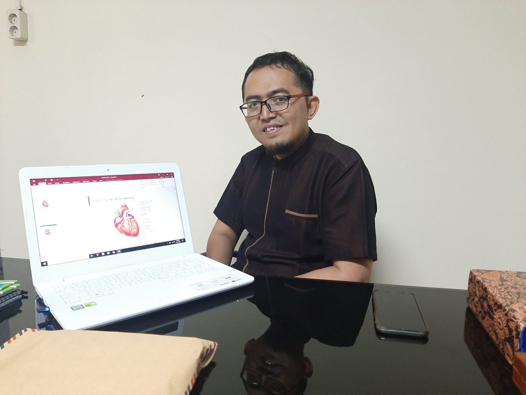 Dr. Bambang Purwanto, dr., M.Kes., Dosen Fakultas Kedokteran (FK) UNAIR. (Foto: Erika Eight Novanty)