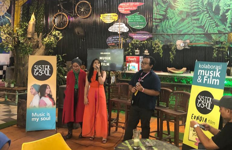 DILA dan tim saat launching lagu perdananya 'i want you'. (Foto: Dok. Pribadi)