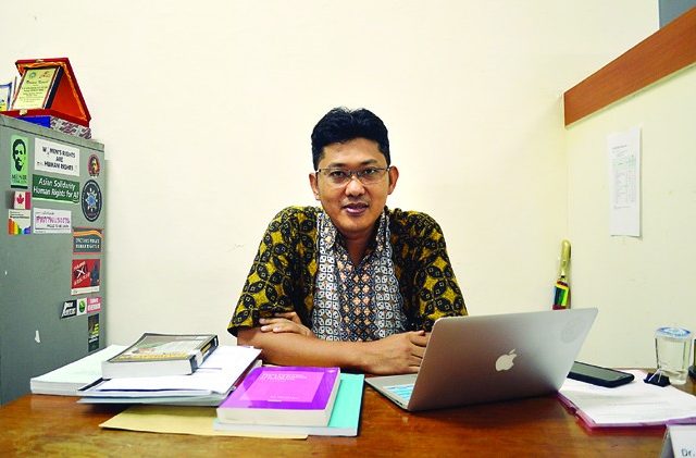Pakar Hak Asasi Manusia UNAIR Paparkan Urgensi Penanganan Isu Privasi di Indonesia Ditengah Pandemi Covid-19