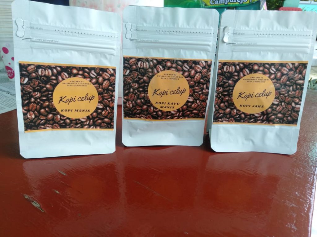 ILUSTRASI kopi celup tim KKN BBM di Desa Campurejo Bojonegoro. 9Foto: Istimewa)