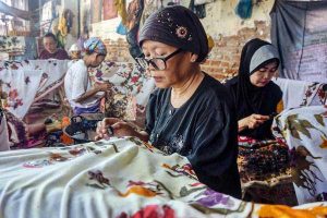 ILUSTRASI UMKM batik. (Foto: Istimewa)