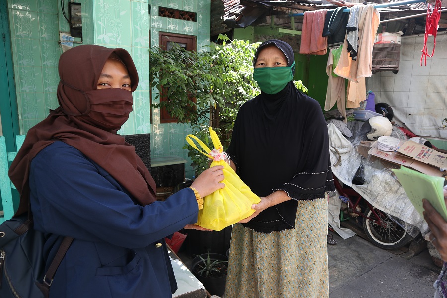 Abdi Desa program held in Kedungsroko and Kedungtarukan, Surabaya on September 12, 2020. (Photo:  By courtesy )