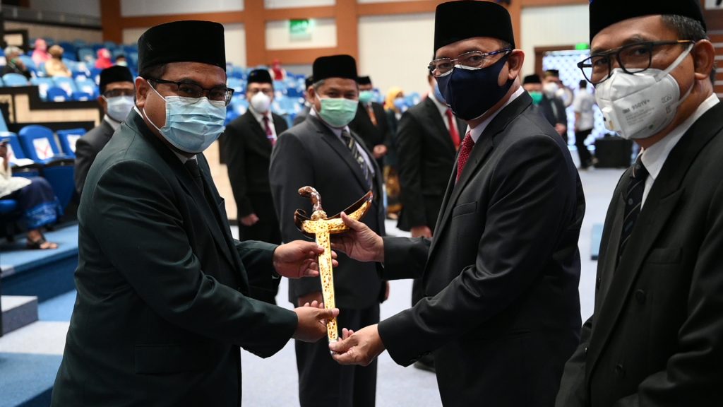 Prof. Dr. Dwi Setyawan, S.Si., M.Si., Apt, Dekan pertama Fakultas Teknologi Maju dan Multidisiplin (FTMM) Universitas Airlangga. (Foto: M. Alif Fauzan)