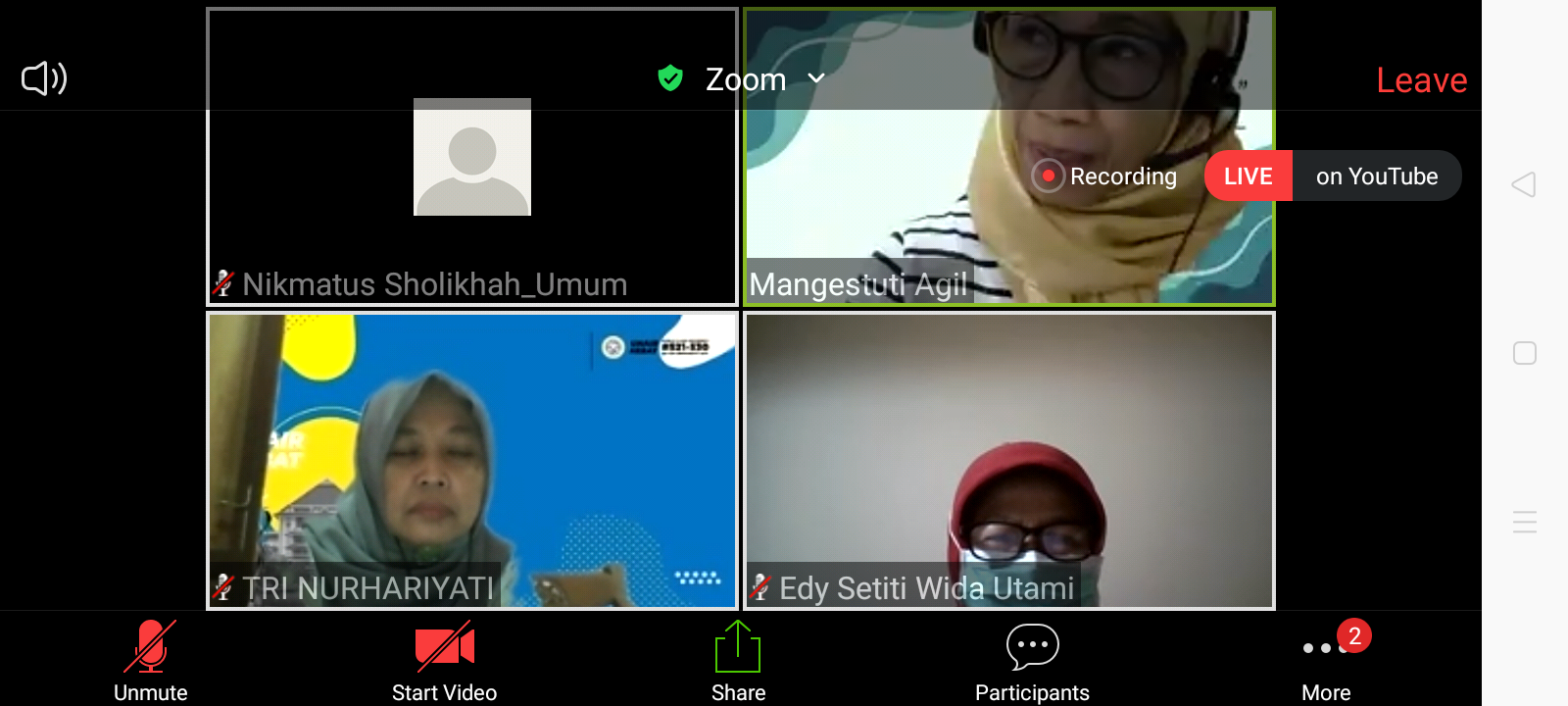 PROF. Dr. Mangestuti Agil, M.S., Apt., salah seorang Guru Besar Fakultas Farmasi UNAIR saat menerangkan tentang khasiat tanaman herbal. (Foto: Istimewa)