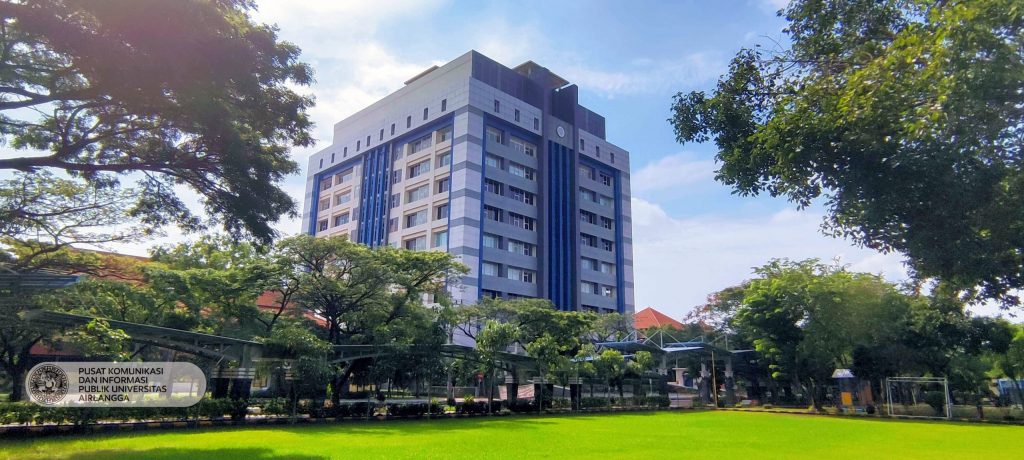GEDUNG Nanizar Fakultas Farmasi Universitas Airlangga. (Foto: Agus Irwanto)