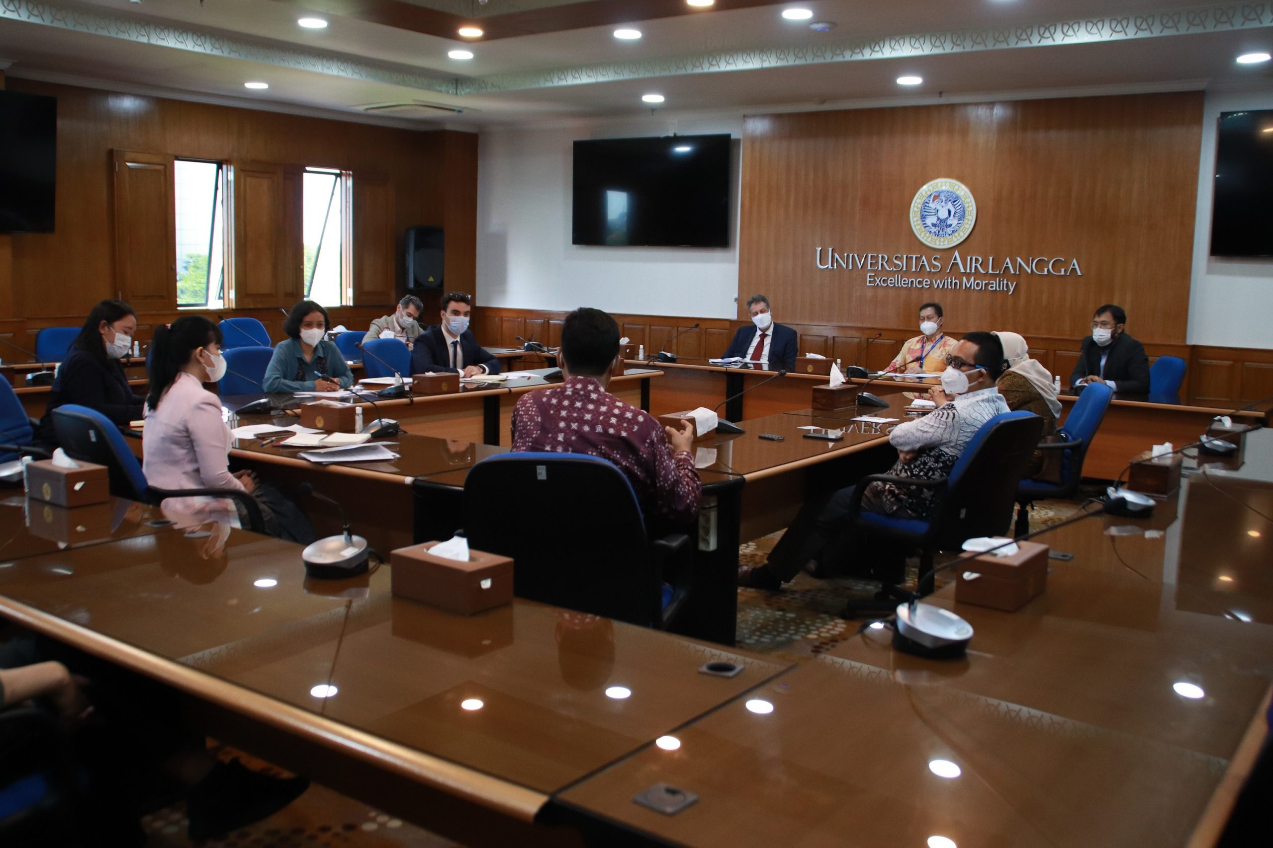 Pembahasan penjajakan kerja sama antara UNAIR dengan Prancis. (Foto: Bastian Ragas)