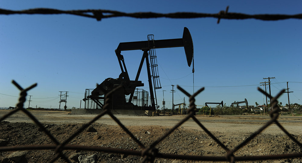 ILUSTRASI industri minyak. (Foto: berdikarionline.com)