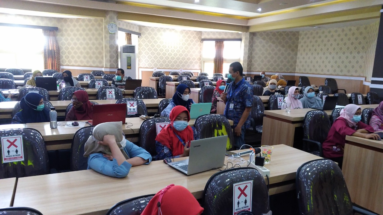 Documentation of Workshop Open Educational Resources held by UNAIR Library (Photo: By Courtesy)