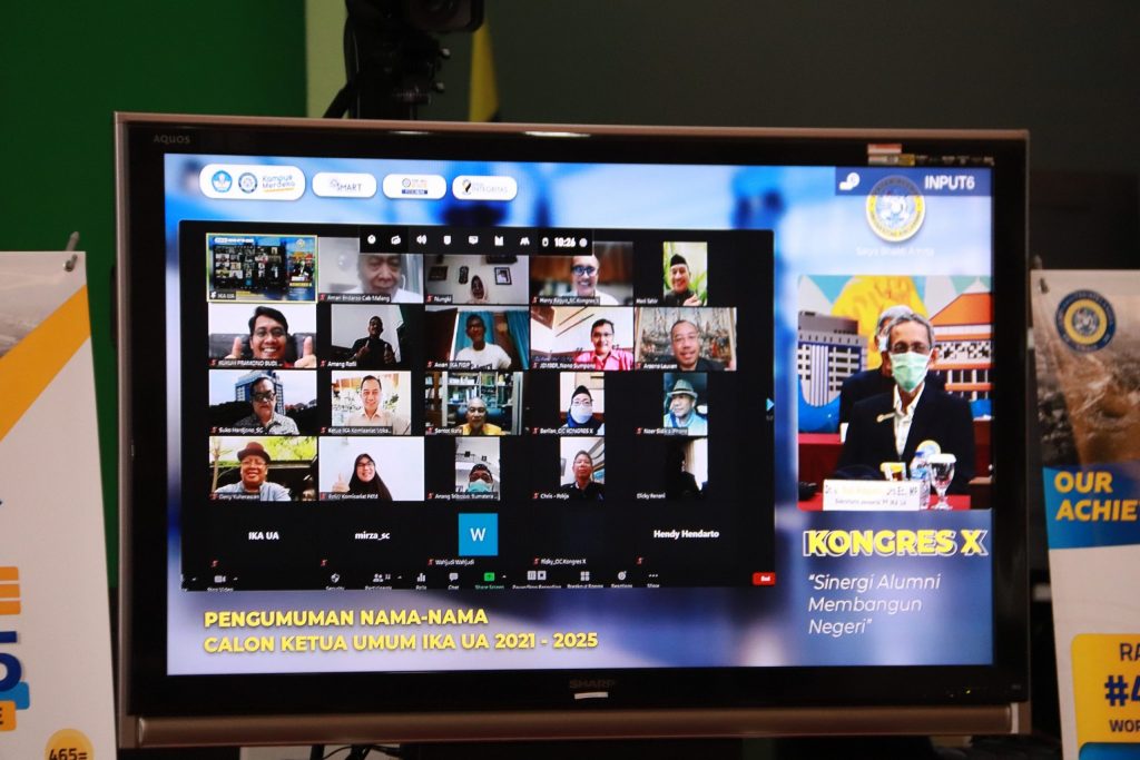 SUASANA Pengumuman calon Ketua Umum IKA UA di Ruang Amerta, Lantai 4, Kantor Manajemen UNAIR, secara daring dan luring pada Sabtu (19/6/2021) pukul 10.00 WIB. (Foto: Feri Fenoria)