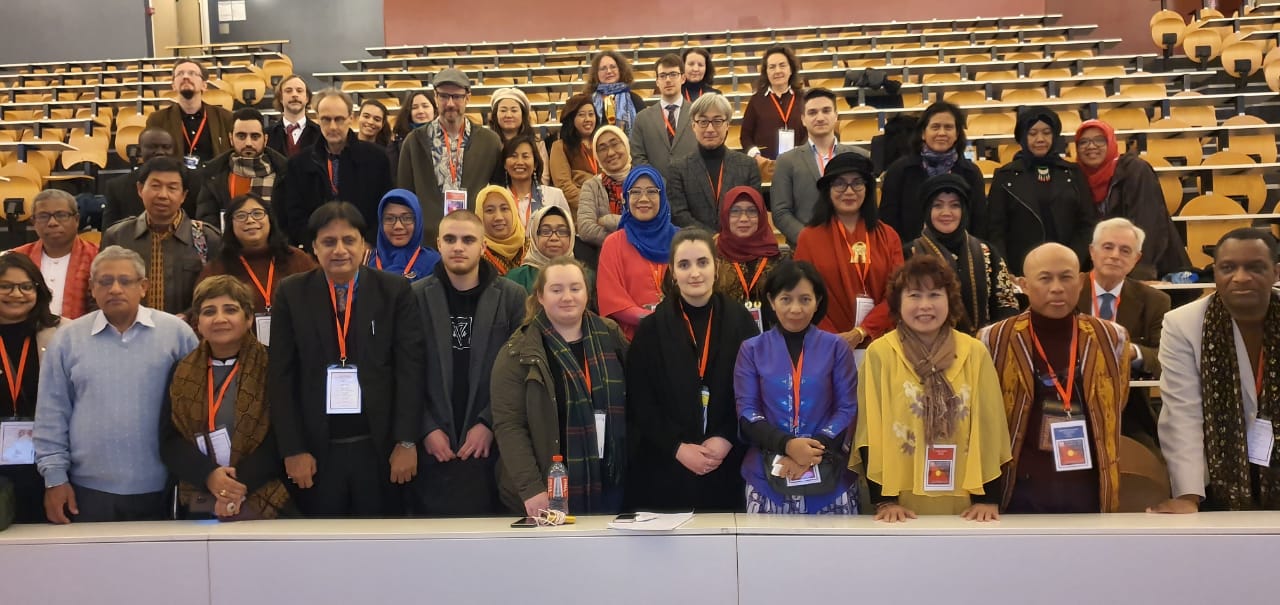 Prof. Emy with colleagues in an international conference in France in 2020. (Photo: Personal documentation)