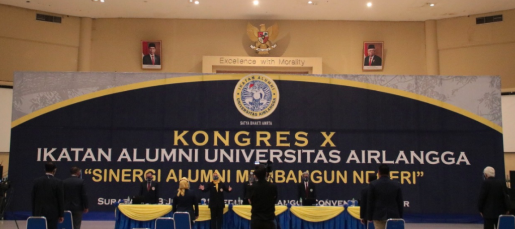 universitas dengan lulusan terbaik