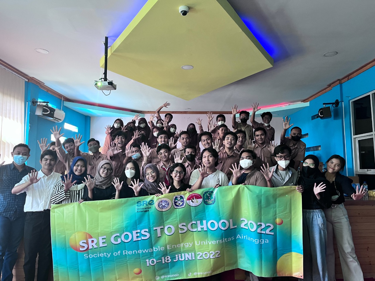 SRE UNAIR Kampanyekan EBT dan G20 pada Siswa SMA/SMK