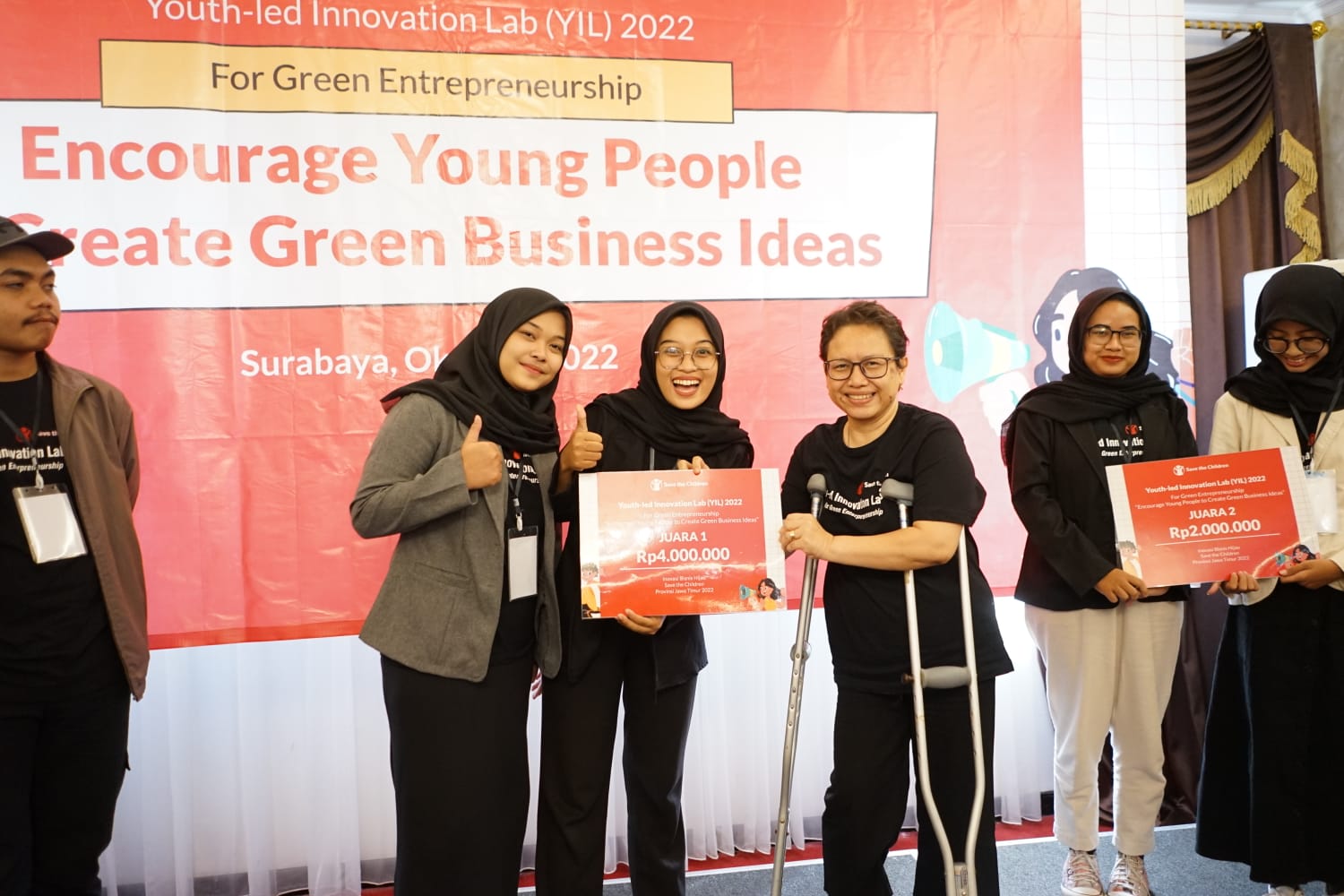 Plastic Waste Reduction Platform Brings UNAIR Students to First Place in Business Plan Competition