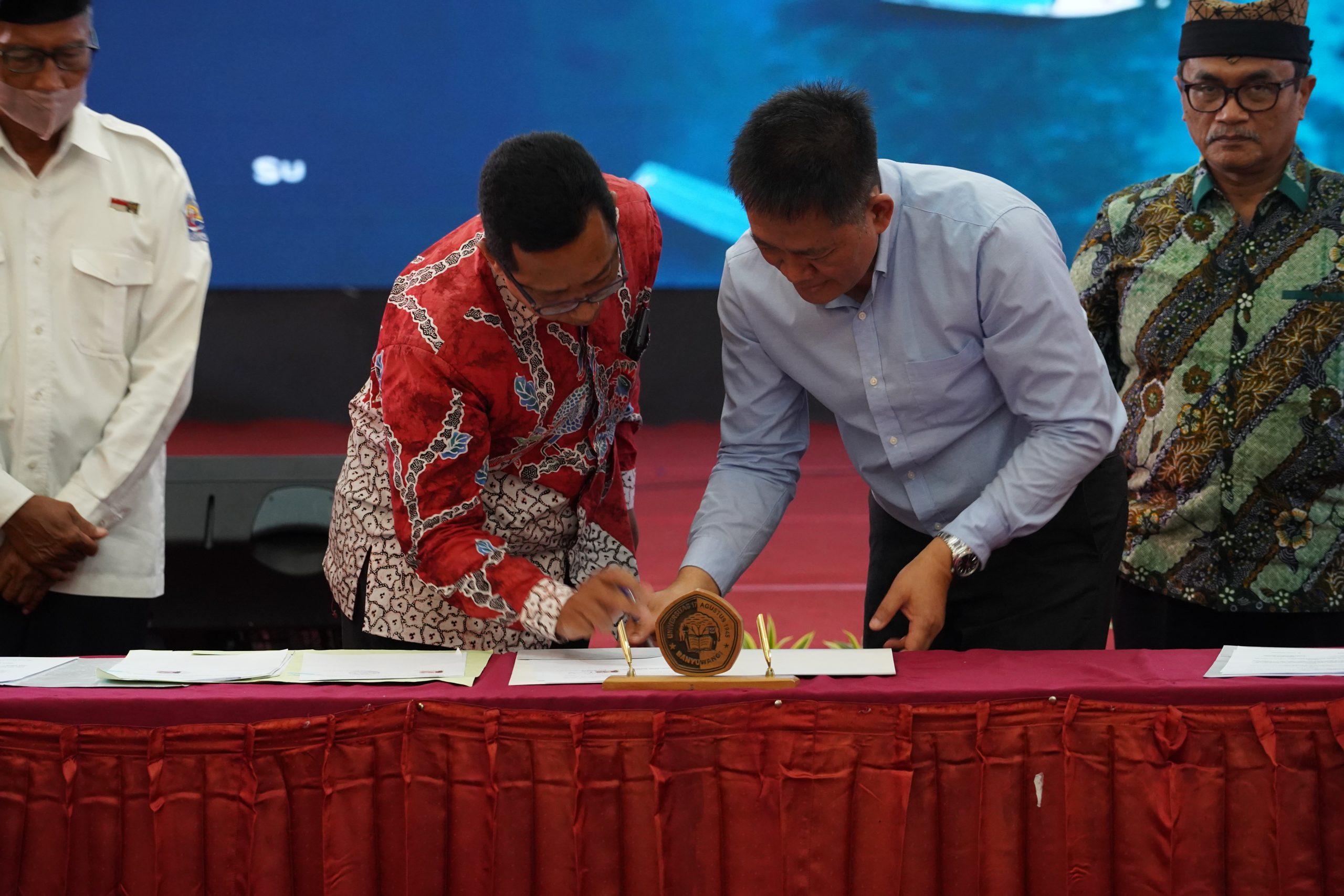 Penandatanganan MoU SIKIA dengan SCI pada Selasa (7/3/2023) (Sumber: UKIP SIKIA)