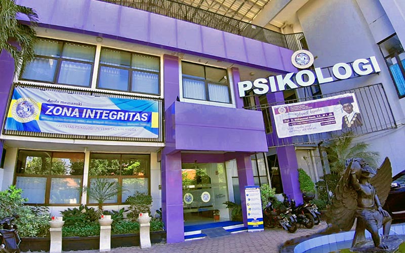 Front view of the Faculty of Psychology, home to Psychology program.
