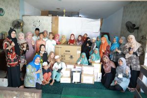 Ramadan Peduli, Dharma Wanita Persatuan UNAIR Adakan Bakti Sosial