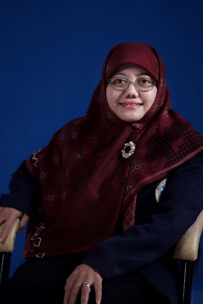 Pakar Ekonomi Syariah Universitas Airlangga (UNAIR), Prof Dr Sri Herianingrum SE MSi. (Foto: Istimewa)