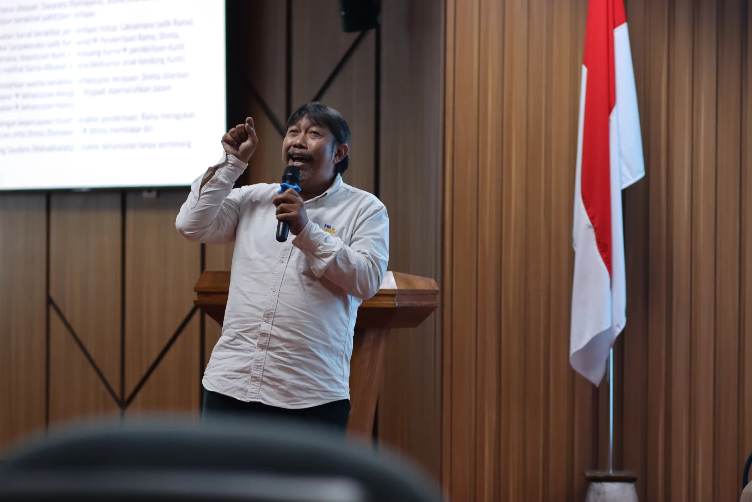 Budaya, Masyarakat, dan Sejarah dalam Kesusastraan Indonesia