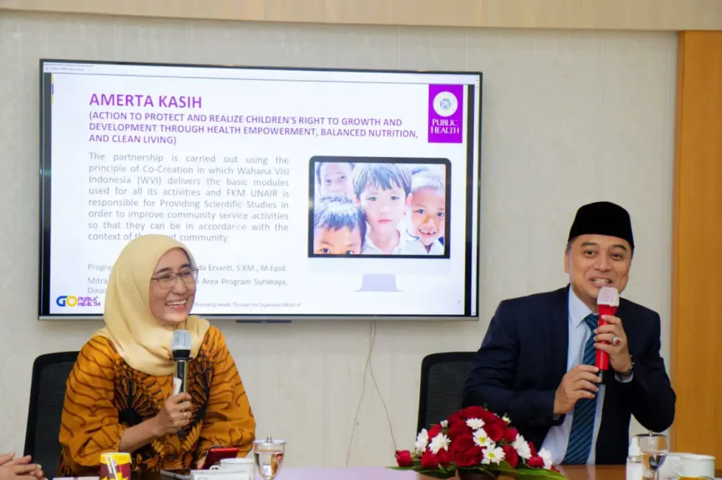 Sesi diskusi Dekan FKM UNAIR bersama Wali Kota Surabaya. (Foto: Istimewa)