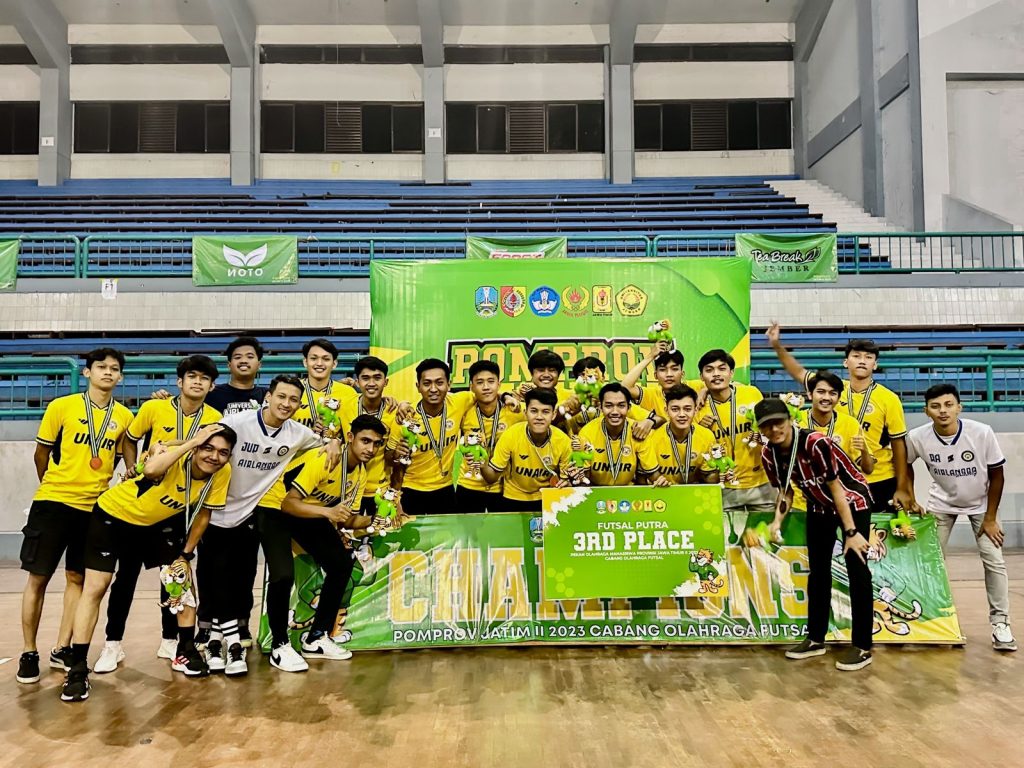 Tim Futsal Putra UKM Sepakbola UNAIR dalam ajang Pomprov Jatim 2023 (Foto: UKM Sepakbola UNAIR)
