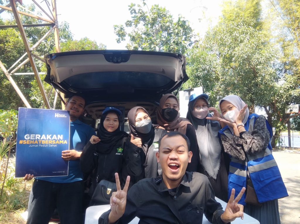 Potret Tim Mahasiswa FKp UNAIR dan Human Initiative Jawa Timur (Sumber: Rosita)