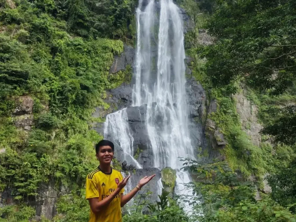 Dhammaruci Hemadhira Parinnata, awardee IISMA, di Air Terjun Wulai (烏來), New Taipei, Taiwan