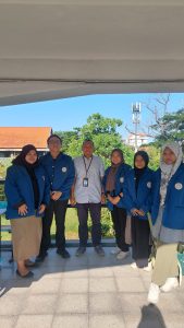 Tim PKM-RSH Universitas Airlangga (UNAIR) yang mengusung penerapan prototipe NFT dalam administrasi pertanahan. (Sumber : Istimewa)