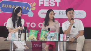 Ketiga narasumber menyampaikan materi pada saat sesi talkshow. (Foto: Istimewa)