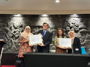 MOA signing session with IPSQ Singapore. (Photo: By courtesy)