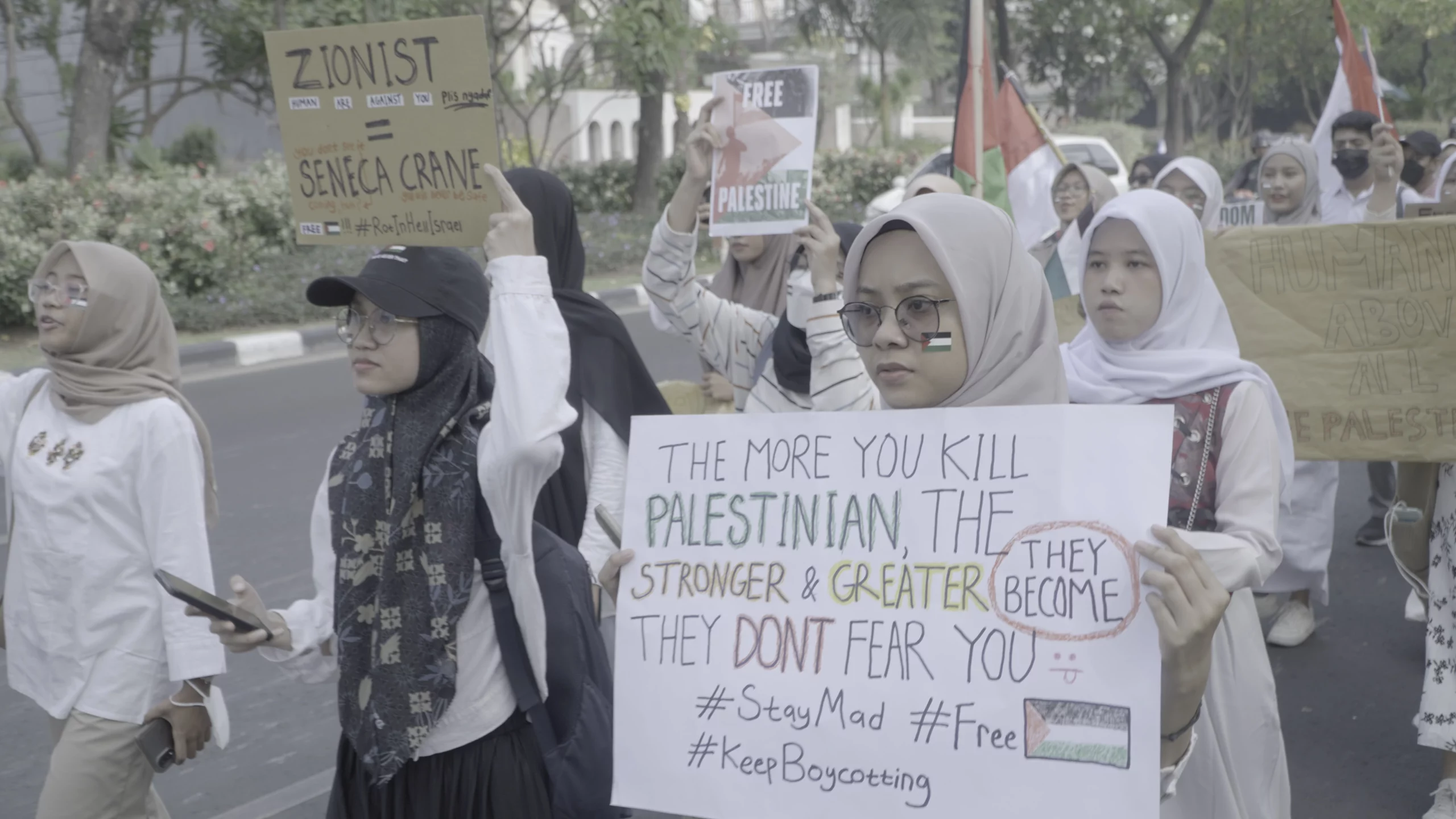 Mahasiswa Gelar Aksi Dukungan Airlangga untuk Palestina