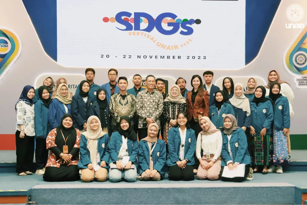 Foto bersama pemenang SDGS Policy Brief dalam kegiatan SDGs Policy Brief Competition 2023
