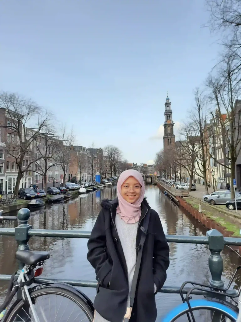 Putri Nabilah, Alumnus UNAIR Lolos LPDP di Wageningen University & Research Belanda (Foto: Dok. Narasumber)