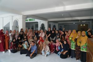 FEB UNAIR Gelar Workshop Pemasaran Online di Probolinggo