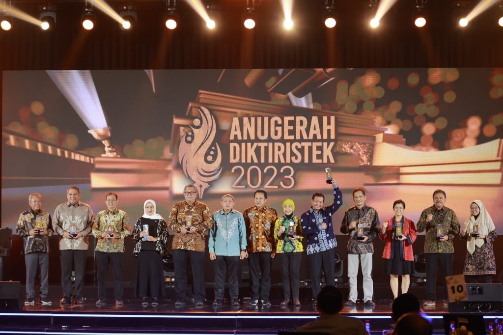 UNAIR Boyong Sepuluh Penghargaan Anugerah Diktiristek 2023