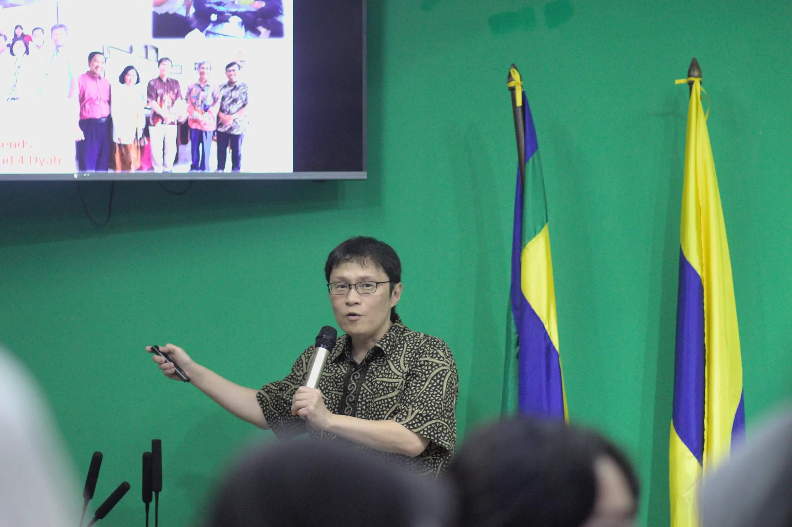 Prof Makoto Asal Jepang Memberikan Kuliah Tamu di FIKKIA UNAIR(Sumber: Frenky Laksana)